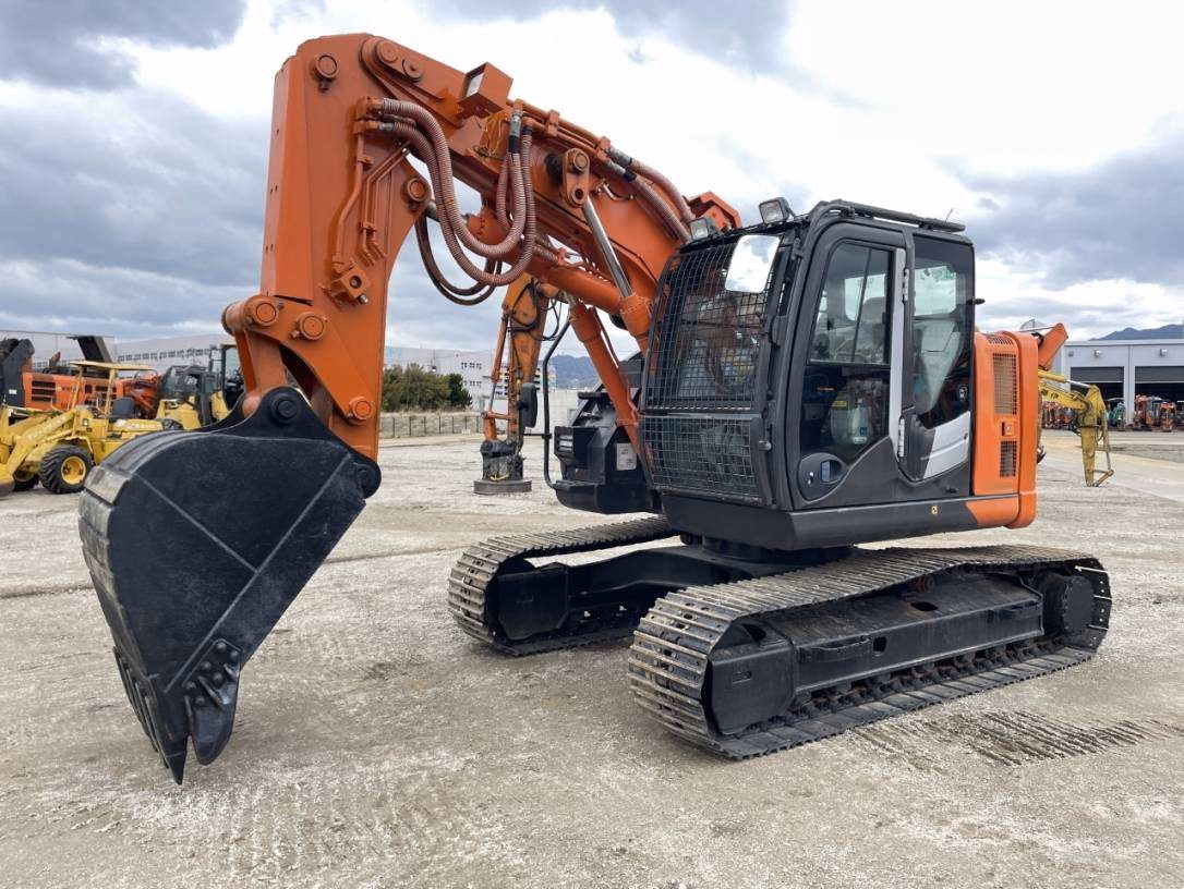 中古建設機械 中古 日立建機 解体機 ショートリーチ・地上・階上解体機 ZX135USK-5B 写真