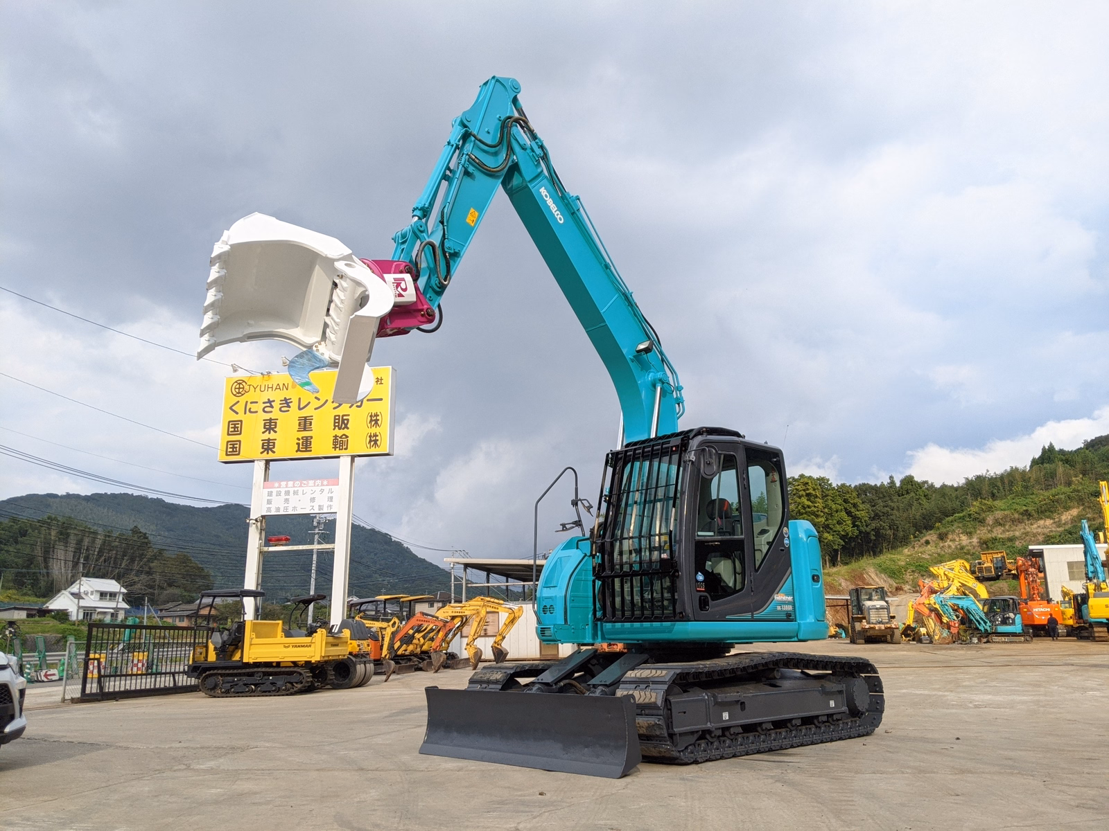 Used Construction Machine Used KOBELCO Forestry excavators Feller Buncher Zaurus Robo SK135SR-3 Photos